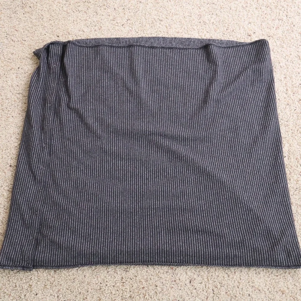 Lululemon Vinyasa Scarf Gray Striped Snap Button Infinity Scarf Indie Sleaze 00s